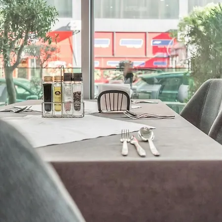 Hotel Vh Eurostar Center 2 Congress & 4*